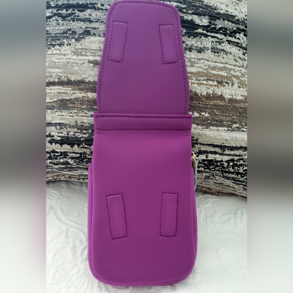 Bright, Bolsetta Purple Magnetic Hip Pouch New Without Tags Has 'Snaplock' - Picture 4 of 9